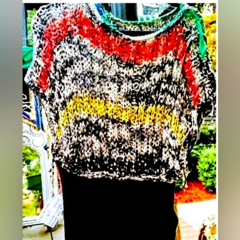 NWT Authentic Handknitted Convertible Sleeveless Crop Top